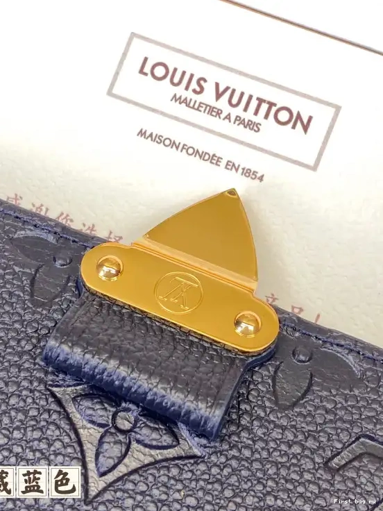 First bag ru LOUIS Métis VUITTON On Chain Wallet 0621